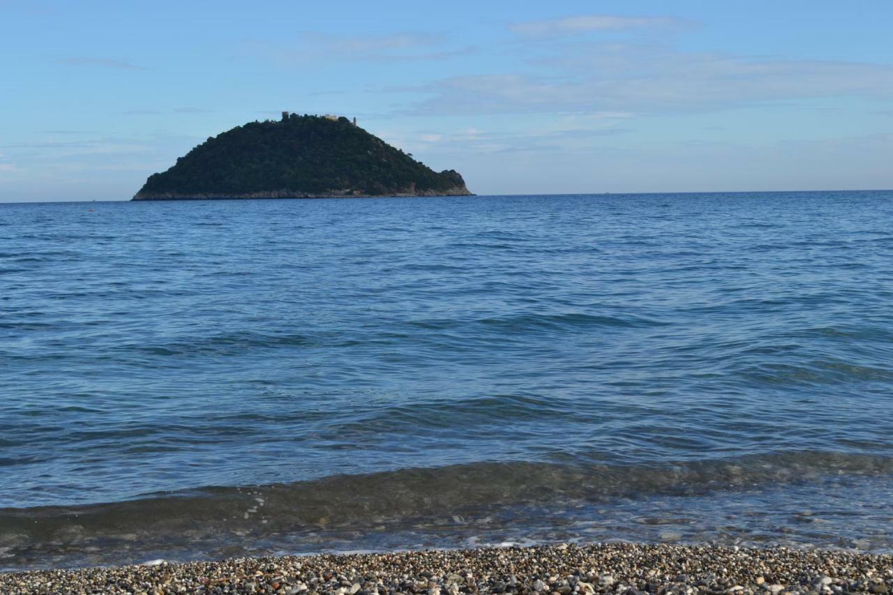 Appartamento Vista Mare Albenga Exterior foto